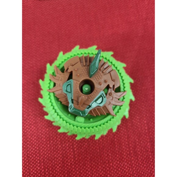 Beyblade Baywheelz Dagger Spine Lacerta with Launcher - Picture 3 of 3
